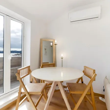 2br Terrace With Tagus View - Air-conditioned | By Airnest Apartment *